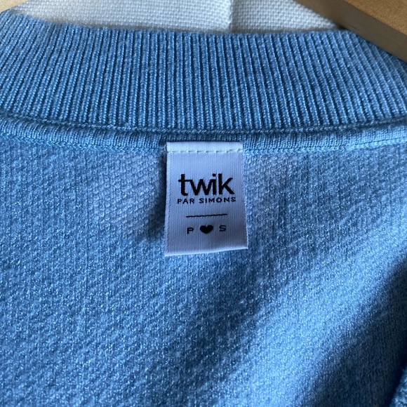 Flower Power Knit Sweater - Picture 3 of 4